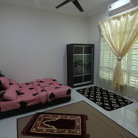 Auni Homestay Kuala Terengganu Exterior foto