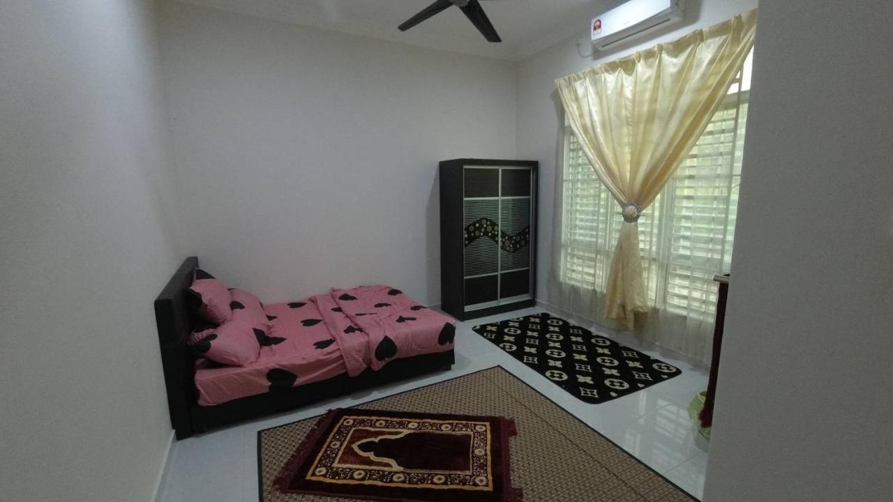 Auni Homestay Kuala Terengganu Exterior foto